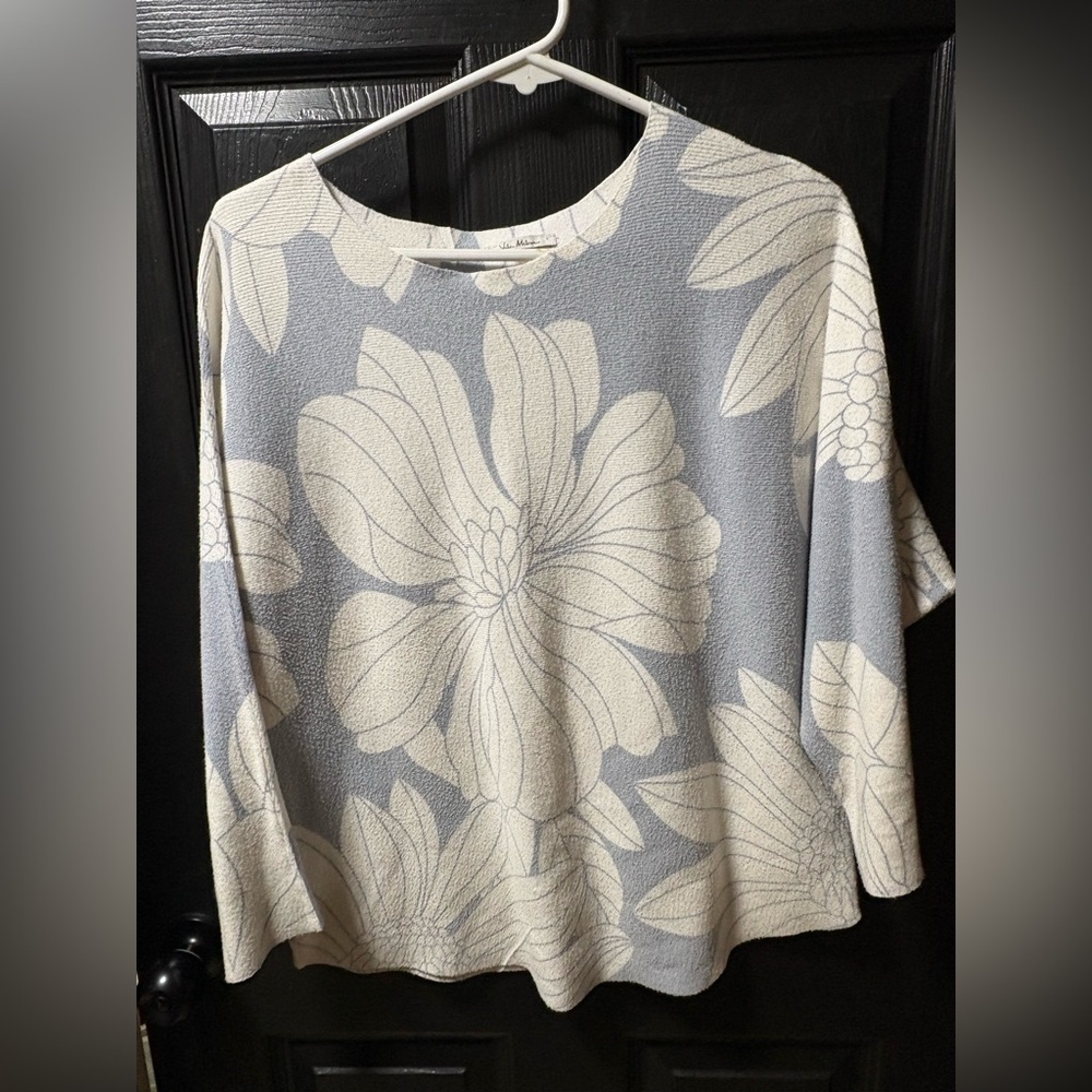 Milano Gray and Cream Floral Blouse
